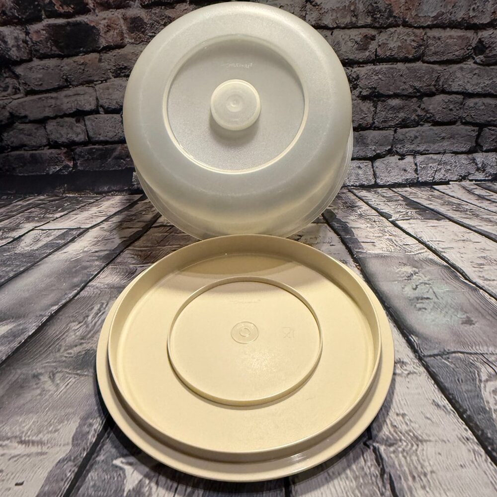 Vintage Tupperware Round Cake\Dessert\Snack Carrier Retro Kitchen Storage - Picture 3 of 10